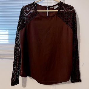 Vero Moda Long Sleeve Blouse w Floral Lace Sleeves